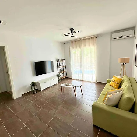 Tropicana Apartment
